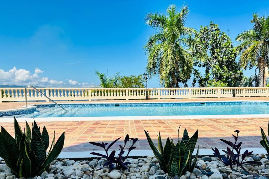 Falcon Islandview - Airport Pickup Available - 24Security มอนเทโกเบย์ ภายนอก รูปภาพ